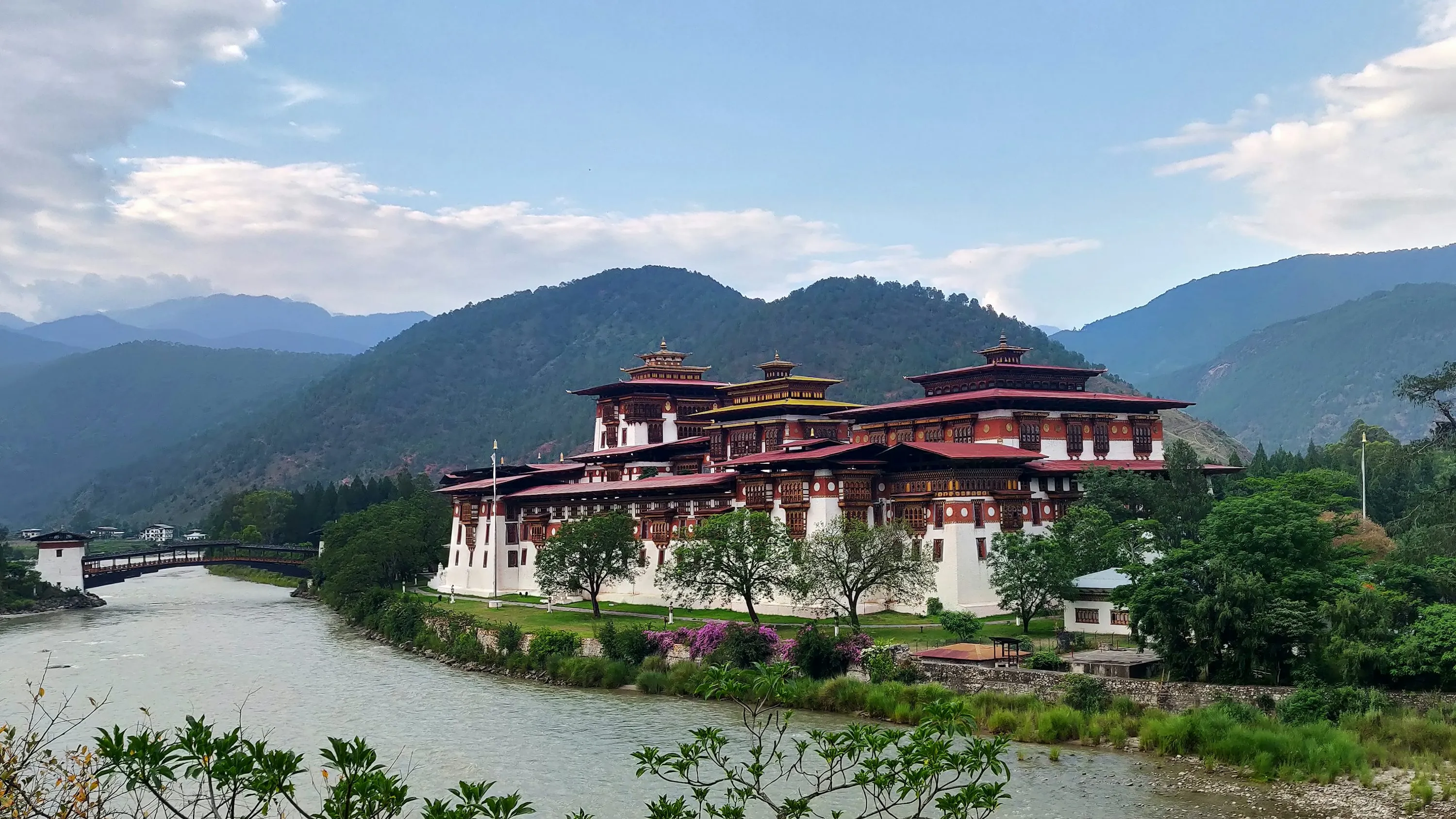 How to Travel to Bhutan from Seychelles (2025): A Complete Guide to Visa, SDF, Flights, & Itineraries